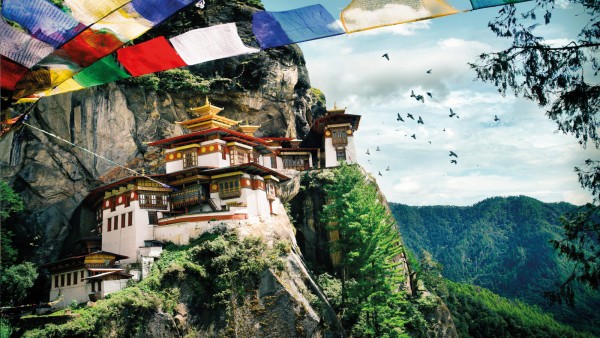 TOUR DU LỊCH BHUTAN TỪ HÀ NỘI - SÀI GÒN GIÁ RẺ - PARO - TIGER'S NEST- ĐÈO DOCHULA-PUNAKHA DZONG -THIMPU