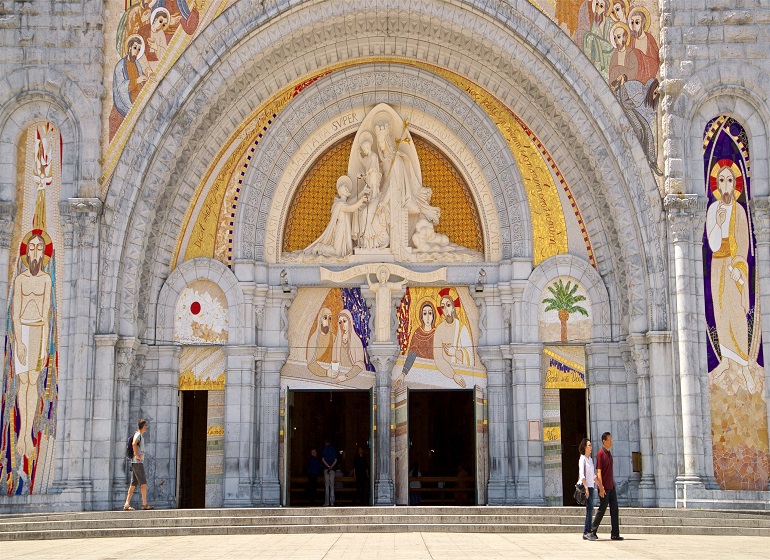 TOUR HÀNH HƯƠNG CÔNG GIÁO CHÂU ÂU 2026 TỚI NHỮNG THÁNH ĐƯỜNG CỔ XƯA LINH THIÊNG NHẤT CHÂU ÂU PHÁP – TÂY BAN NHA – BỒ ĐÀO NHA – Ý  12 NGÀY 11 ĐÊM TỪ HÀ NỘI SÀI GÒN 