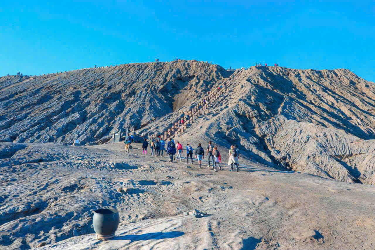 TOUR KHÁM PHÁ BROMO BALI 2026 THIÊN ĐƯỜNG BÌNH MINH CỦA INDONESIA 5 NGÀY 4 ĐÊM KHỞI HÀNH TỪ HÀ NỘI VÀ TP HỒ CHÍ MINH GIÁ RẺ –HÀNH TRÌNH ĐÁNH THỨC NÚI LỬA BROMO