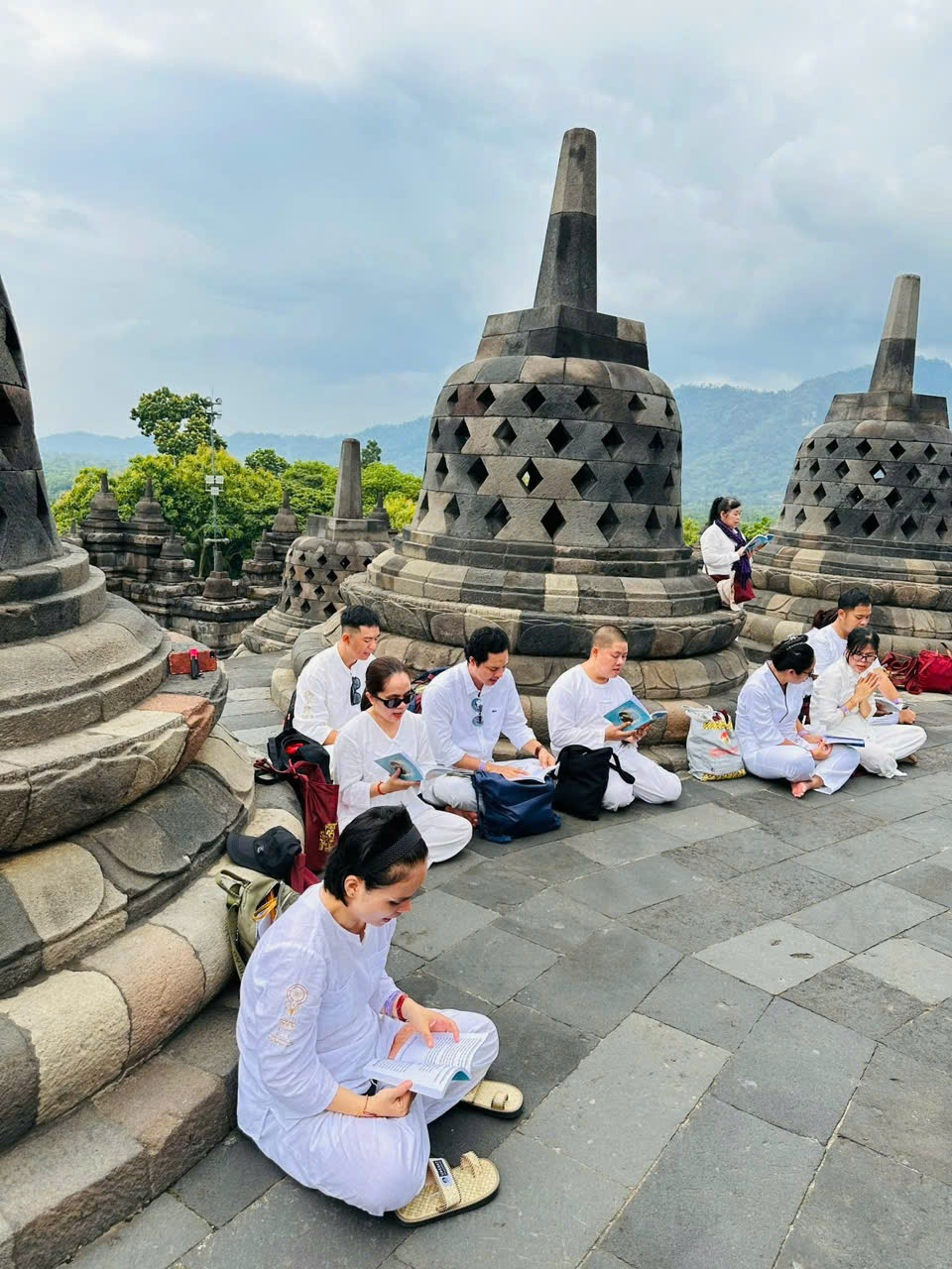 TOUR ĐỘC ĐÁO KHÁM PHÁ XỨ VẠN ĐẢO INDONESIA 2026 KỲ QUAN THÁNH TÍCH BOROBUDUR – ĐẢO RỒNG KOMODO – NÚI LỬA MERAPI 6 NGÀY 5 ĐÊM KHỞI HÀNH TỪ HÀ NỘI TP HỒ CHÍ MINH 