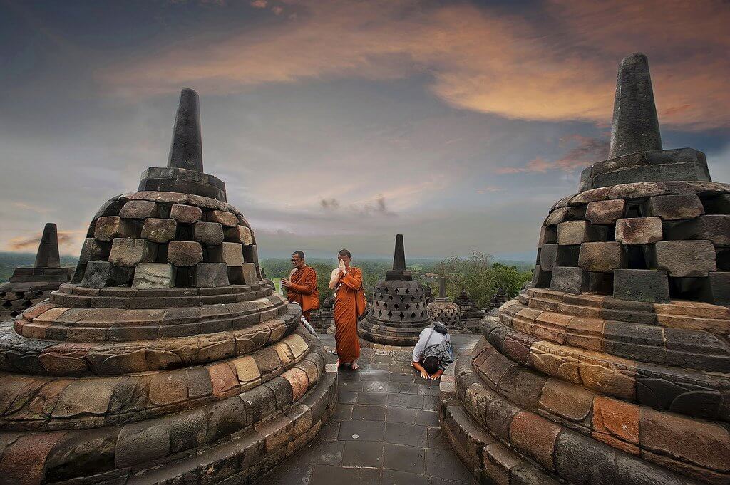 TOUR ĐỘC ĐÁO KHÁM PHÁ XỨ VẠN ĐẢO INDONESIA 2026 KỲ QUAN THÁNH TÍCH BOROBUDUR – ĐẢO RỒNG KOMODO – NÚI LỬA MERAPI 6 NGÀY 5 ĐÊM KHỞI HÀNH TỪ HÀ NỘI TP HỒ CHÍ MINH 