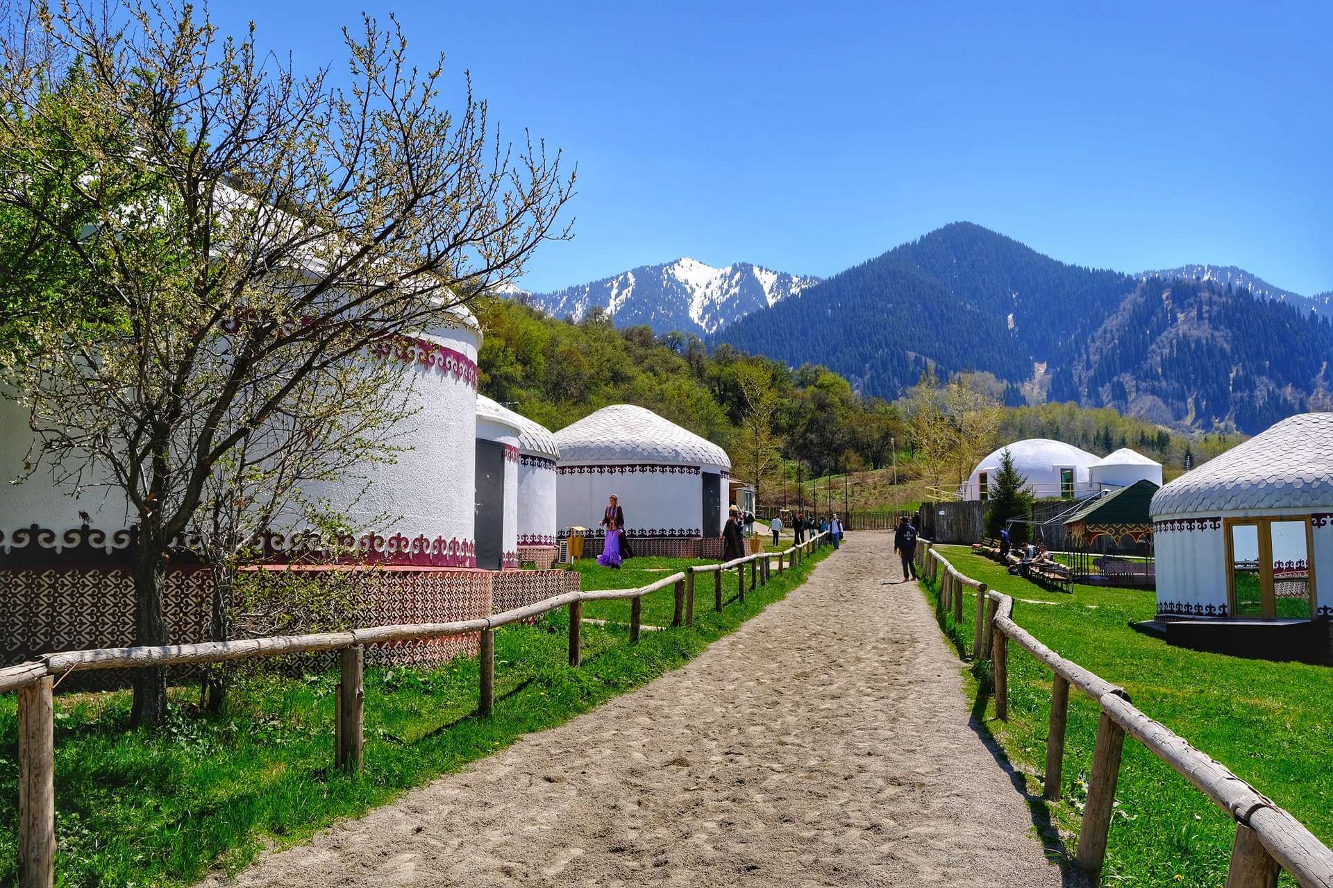 TOUR DU LỊCH TRUNG Á GIÁ RẺ TỪ HÀ NỘI TP HỒ CHÍ MINH ĐÀ NẴNG 18 NGÀY 17 ĐÊM QUA 5 NƯỚC KAKAZAKHSTAN – KYRGYZSTAN – UZBEKISTAN -TURKMENISTAN – TAJIKISTAN