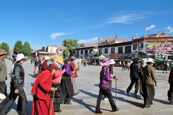 ĐI TÂY TẠNG BẰNG CÁCH NÀO DU LỊCH TÂY TẠNG CÓ KHÓ KHÔNG CÙNG SUMMIT TRAVEL KHÁM PHÁ NÓC NHÀ THẾ GIỚI TÂY AN TÂY TẠNG  9 NGÀY 8 ĐÊM BẰNG TÀU HỎA TRẢI NGHIỆM ĐƯỜNG TÀU THANH TẠNG  TỪ HÀ NỘI SÀI GÒN ĐÀ NẴNG 