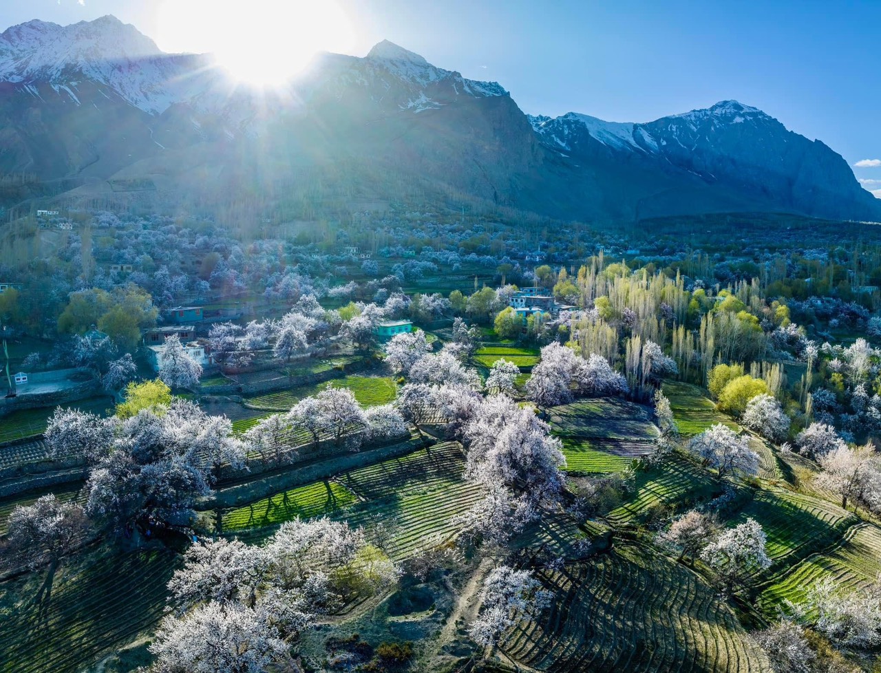 PAKISTAN NHỮNG CUNG ĐƯỜNG BẤT TẬN KỲ VỸ VÀ DỊU DÀNG -THUNG LŨNG HUNZA MUÔN SẮC MÀU RỰC RỠ HÃY ĐẾN VÀ CẢM NHẬN TOUR 9 NGÀY 8 ĐÊM KHỞI HÀNH TỪ HÀ NỘI TP HỒ CHÍ MINH 