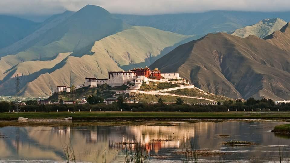 TOUR TÂY TẠNG HUYỀN BÍ 2027 HÀNH TRÌNH PHÍA ĐÔNG 10 NGÀY 9 ĐÊM THÀNH ĐÔ VÙNG YNINGCHI XINH ĐẸP NHẬN KHÁCH LẺ TỪ HÀ NỘI TP HCM 