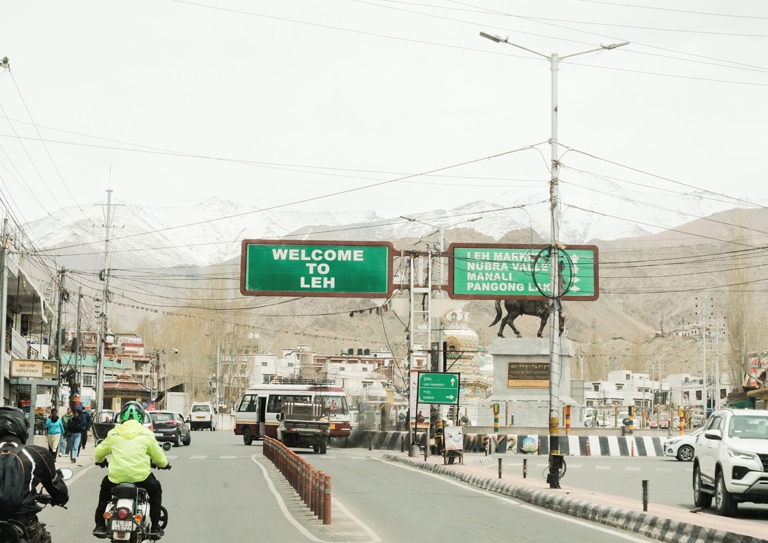 TOUR LADAKH ROAD TRIP KHÁM PHÁ VÙNG ĐẤT MẶT TRĂNG VỠ TRẢI NGHIỆM NHỮNG CUNG ĐƯỜNG VÔ TẬN (80 KM MOTOR DỌC SÔNG INDUS) TOUR 8 NGÀY 7 ĐÊM TỪ HÀ NỘI VÀ TP HỒ CHÍ MINH