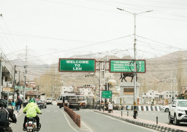 TOUR LADAKH ROAD TRIP KHÁM PHÁ VÙNG ĐẤT MẶT TRĂNG VỠ TRẢI NGHIỆM NHỮNG CUNG ĐƯỜNG VÔ TẬN (80 KM MOTOR DỌC SÔNG INDUS) TOUR 8 NGÀY 7 ĐÊM TỪ HÀ NỘI VÀ TP HỒ CHÍ MINH