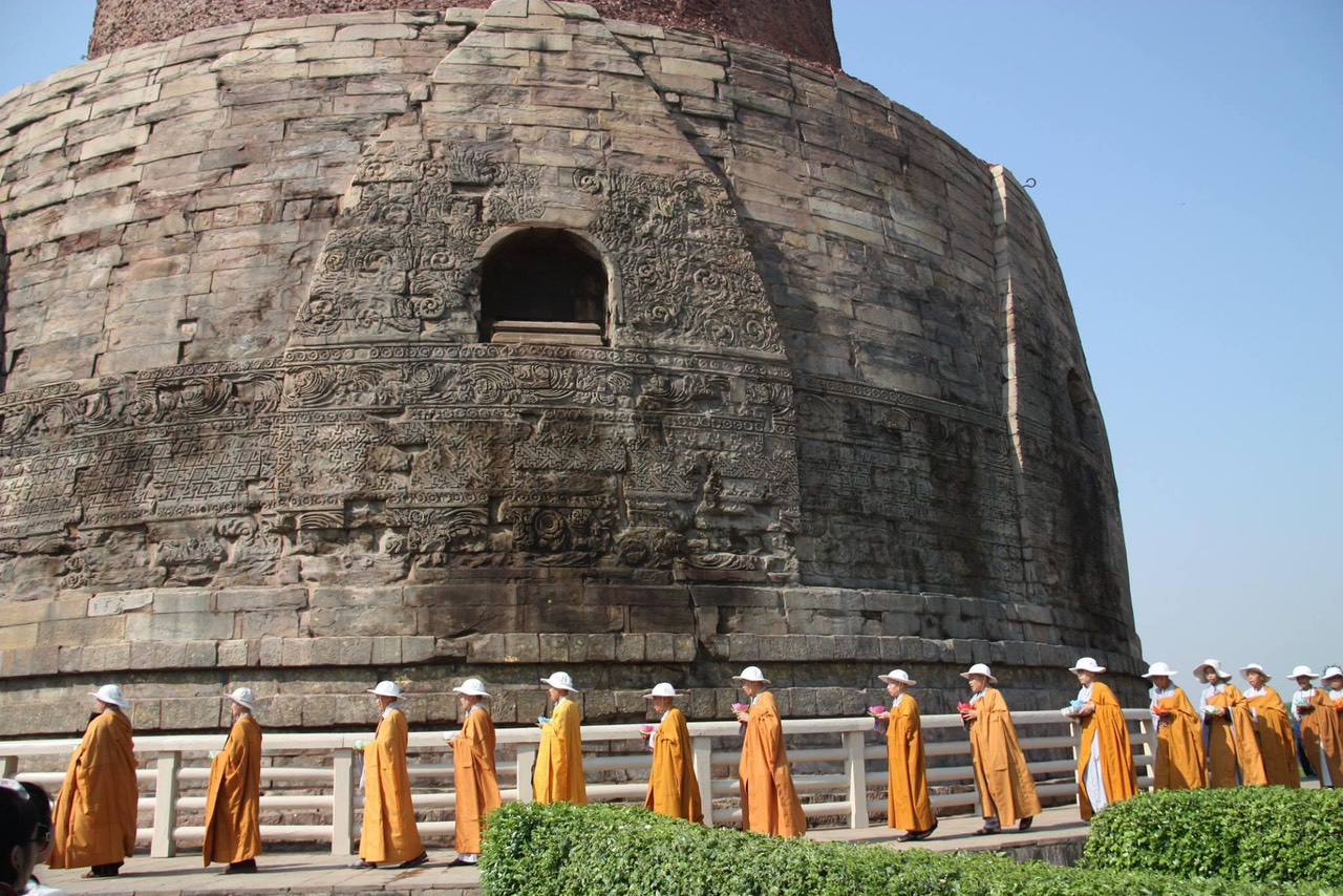 HÀNH TRÌNH VỀ MIỀN ĐẤT PHẬT THIÊNG LIÊNG VÔ LƯỢNG AN LẠC TRONG TOUR HÀNH HƯƠNG ẤN ĐỘ NEPAL 10 NGÀY 10 ĐÊM THAM GIA KHÓA TU VÀ  PHÁP HỘI THỌ TRÌ KINH PHẬT 