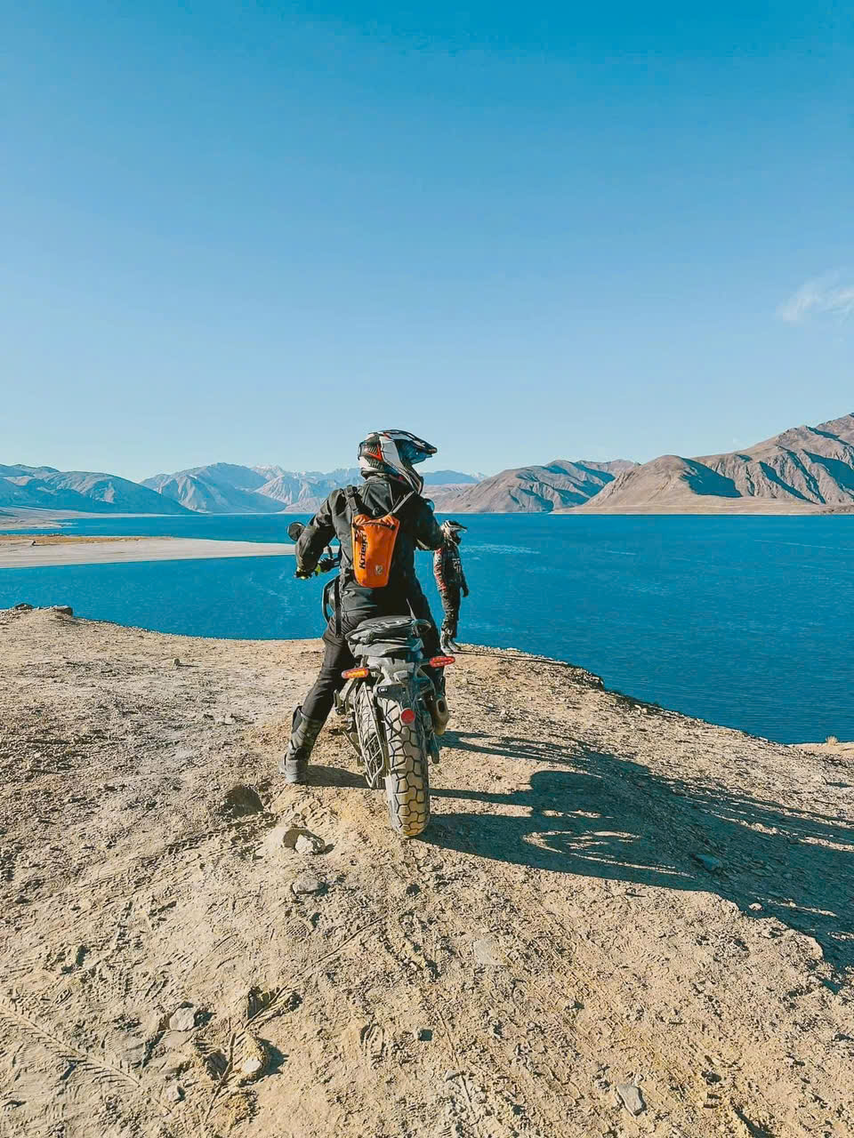 TOUR LADAKH ROAD TRIP KHÁM PHÁ VÙNG ĐẤT MẶT TRĂNG VỠ TRẢI NGHIỆM NHỮNG CUNG ĐƯỜNG VÔ TẬN (80 KM MOTOR DỌC SÔNG INDUS) TOUR 8 NGÀY 7 ĐÊM TỪ HÀ NỘI VÀ TP HỒ CHÍ MINH