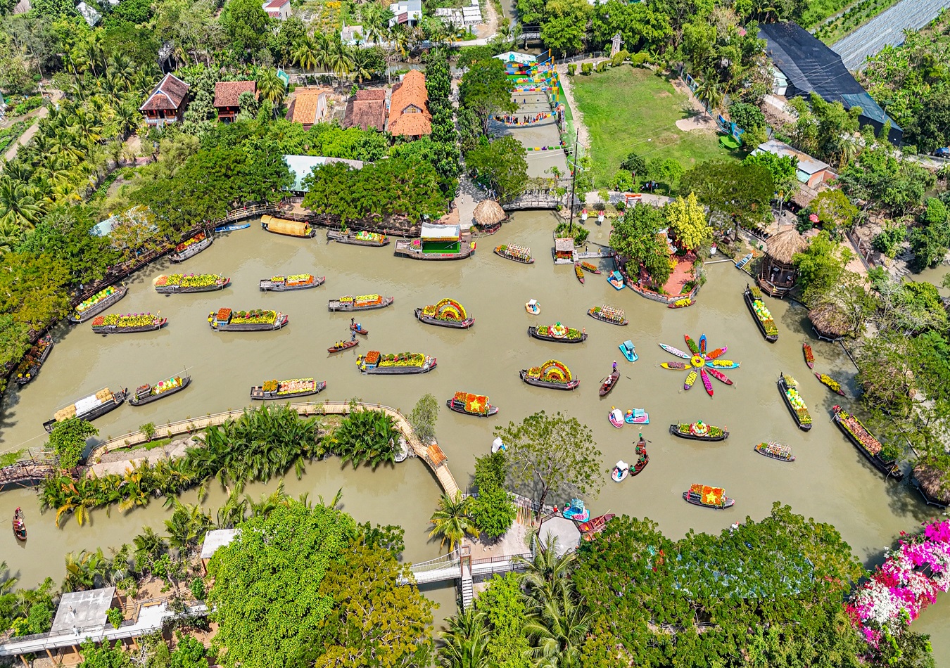 ĐÓN KHÁCH TỪ HÀ NỘI TP HCM  KHÁM PHÁ LỤC TỈNH MIỀN TÂY VĂN HÓA CAO ĐÀI 5 NGÀY 4 ĐÊM CITY TOUR SÀI GÒN - MỸ THO – CHÂU ĐỐC- CẦN THƠ  - CỒN SƠN - SÀI GÒN - TÂY NINH GIÁ RẺ KHỞI HÀNH HÀNG TUẦN 