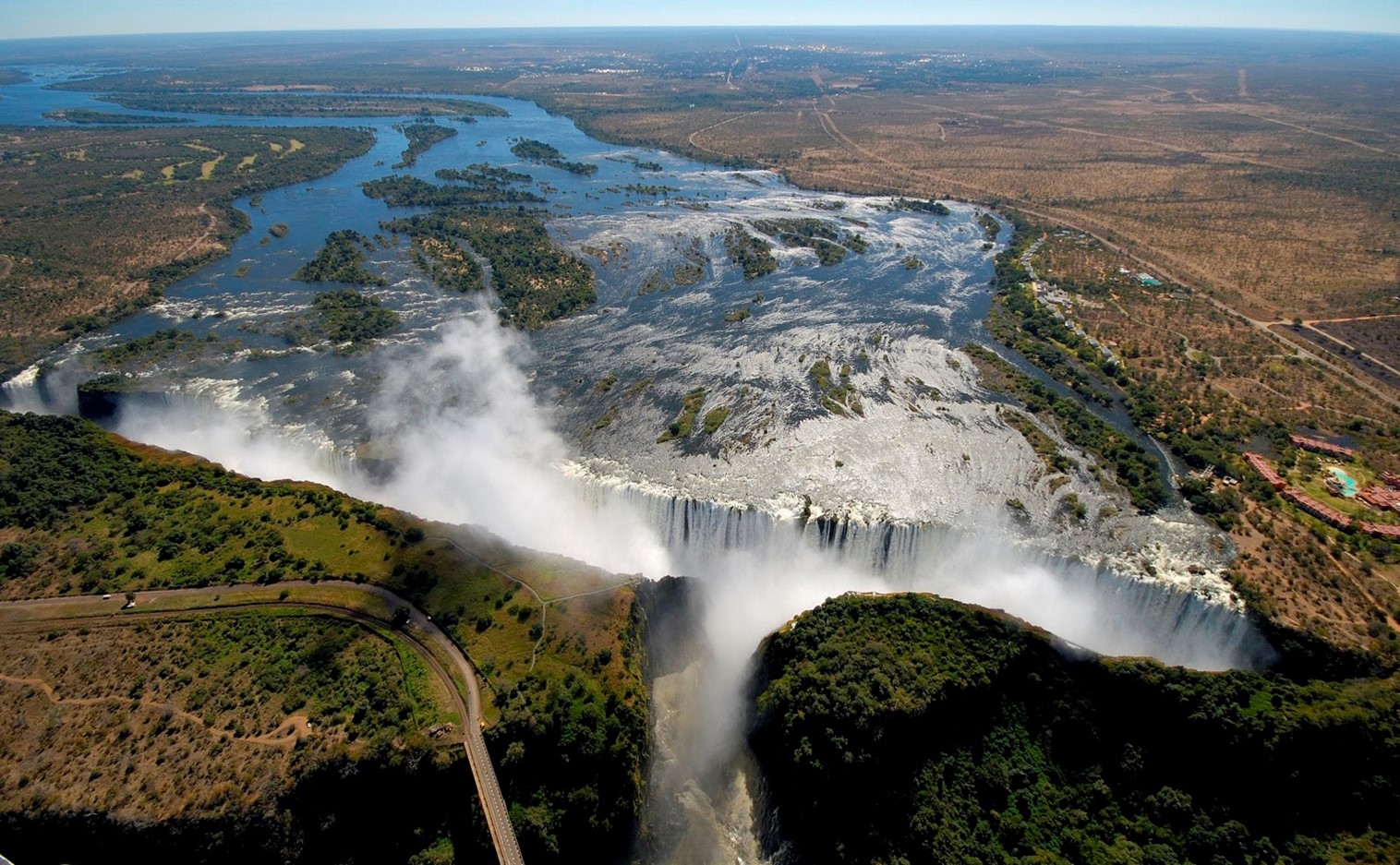 TOUR ĐỘC LẠ KHÁM PHÁ CHÂU PHI HOANG DÃ – MÙA THÚ DI CƯ 2026  (TÌM BIG FIVE) TOUR 5 NƯỚC 15 NGÀY 14 ĐÊM THÁC VICTORIA TANZANIA – KENYA – ZAMBIA – ZIMBABWE – BOTSWANA TỪ HÀ NỘI & TP HỒ CHÍ MINH 